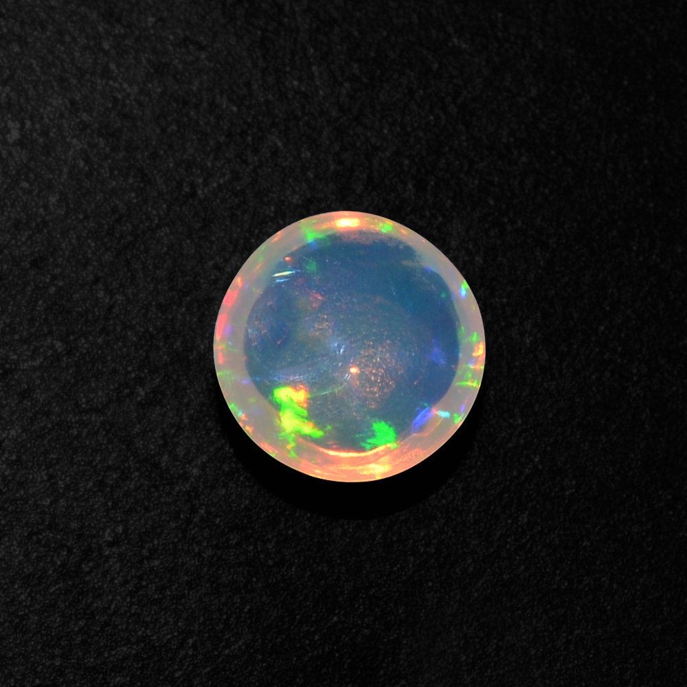 ETHIOPIAN OPAL ROUND CAB 5MM 0.27 Cts.