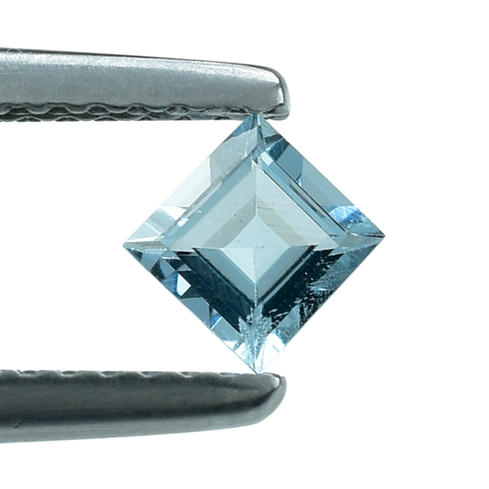 AQUAMARINE CUT SQUARE (A++) 4MM 0.28 Cts.