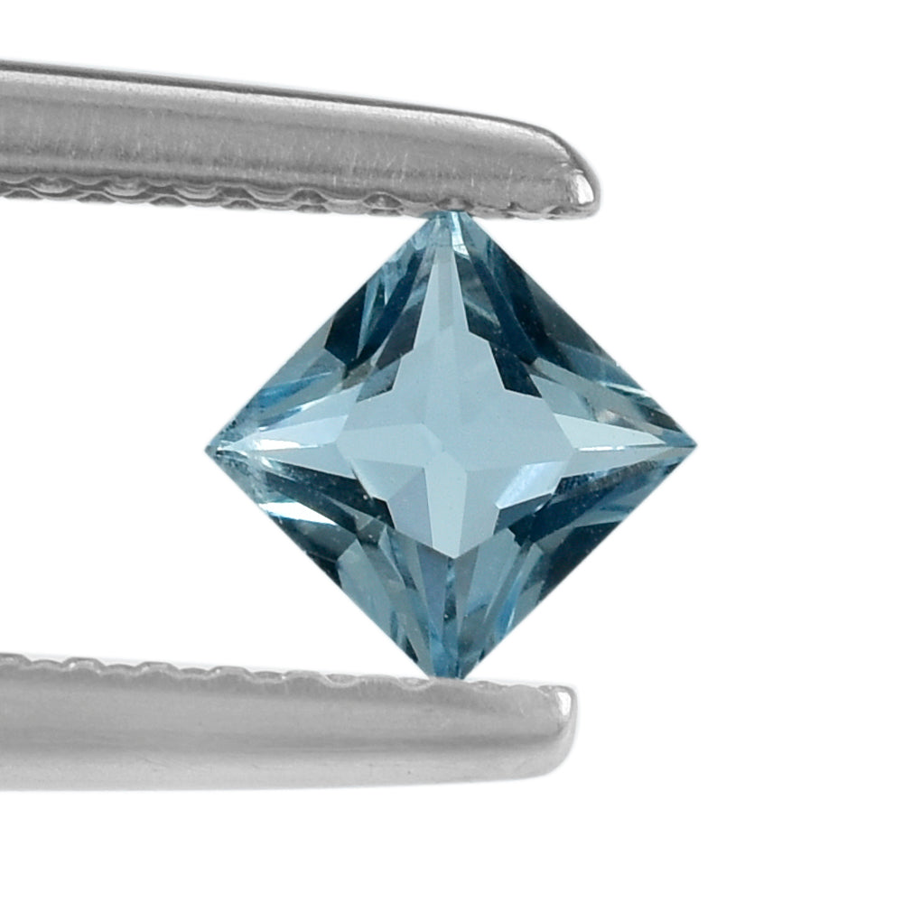 AQUAMARINE PRINCESS CUT SQUARE (A++) 4MM 0.32 Cts.