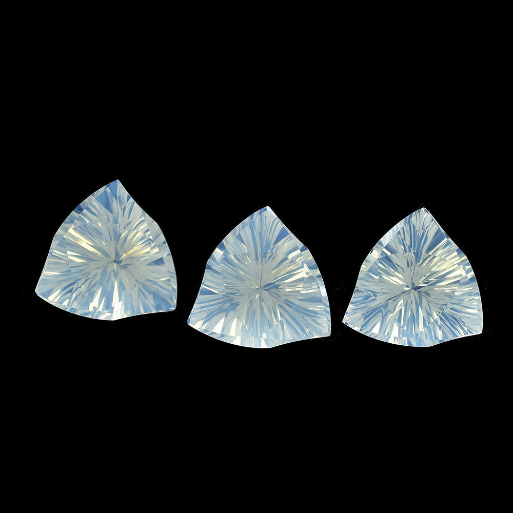 BLUE MOON QUARTZ LEAF CONCAVE TRILLION 14MM 7.00 Cts.