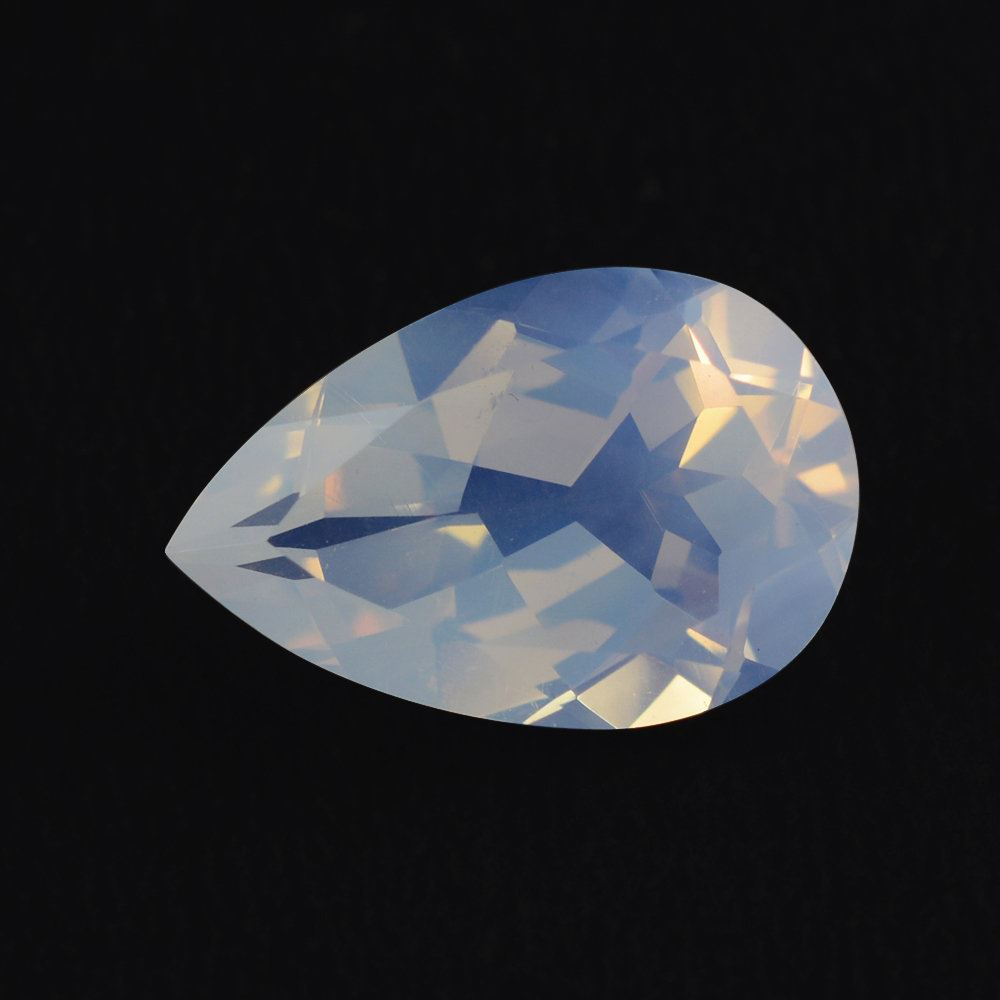 BLUE MOON QUARTZ CUT PEAR 15X10MM 5.03 Cts.