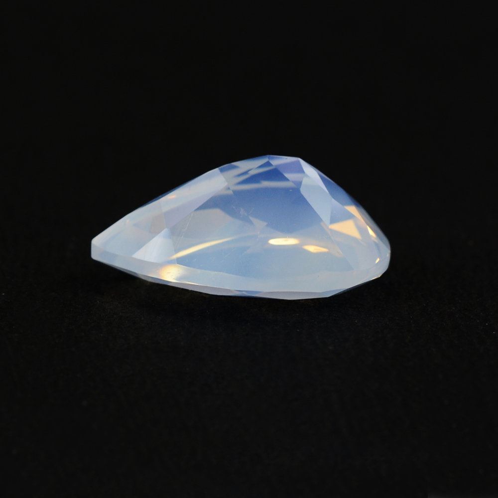 BLUE MOON QUARTZ CUT PEAR 15X10MM 5.03 Cts.