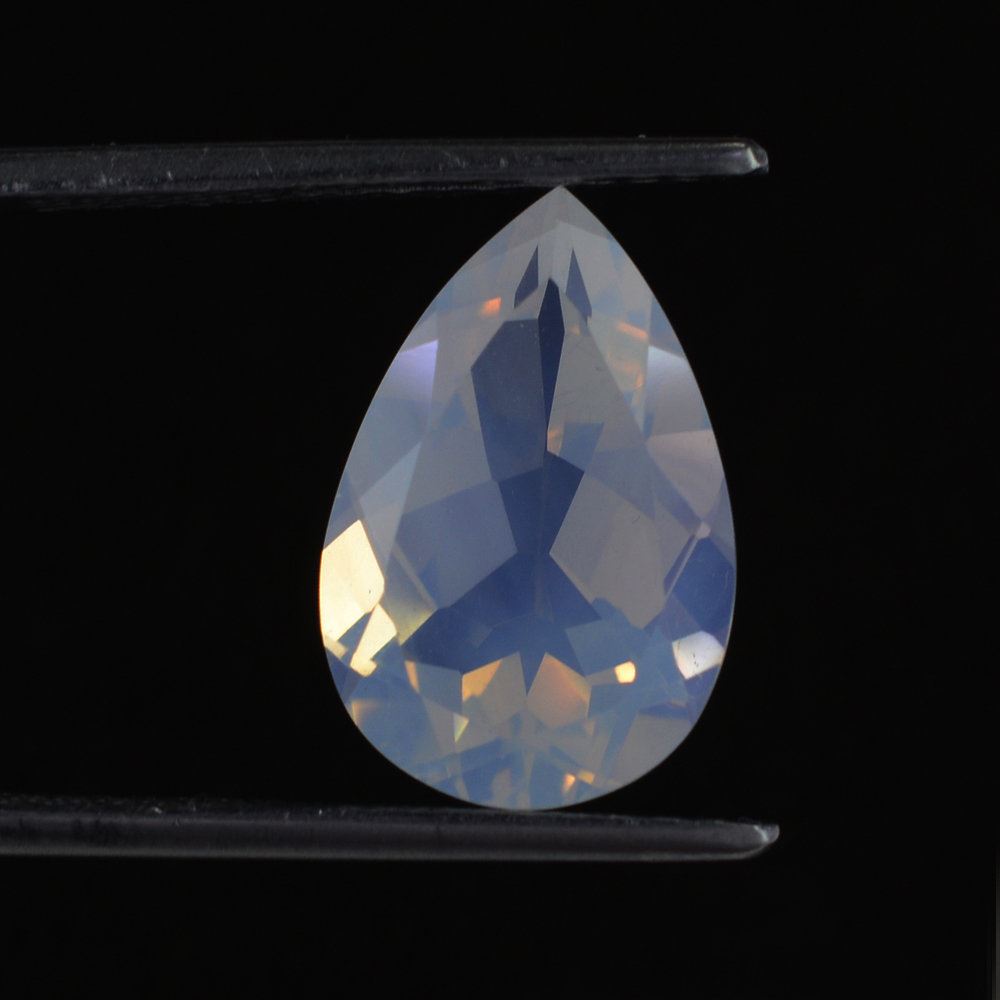 BLUE MOON QUARTZ CUT PEAR 15X10MM 5.03 Cts.