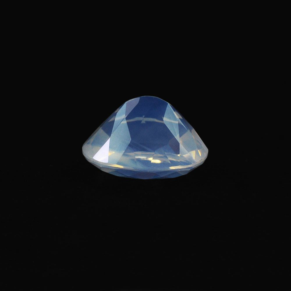 BLUE MOON QUARTZ CUT OVAL 12X10MM 4.78 Cts.