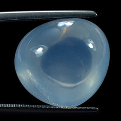 BLUE MOON QUARTZ IRREGULAR SHAPE 17.40X16MM 20.00 Cts.