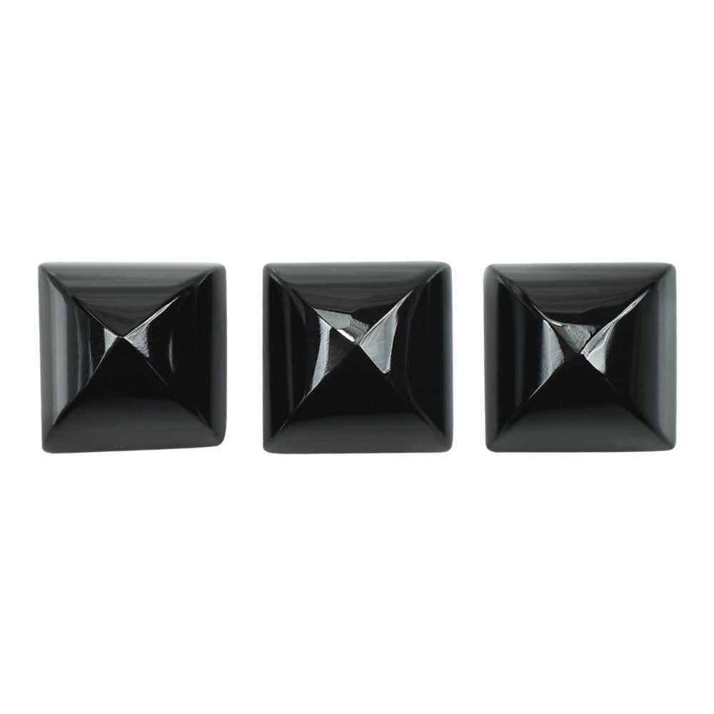 BLACK ONYX PYRAMID SQUARE CAB 5MM 0.75 Cts.