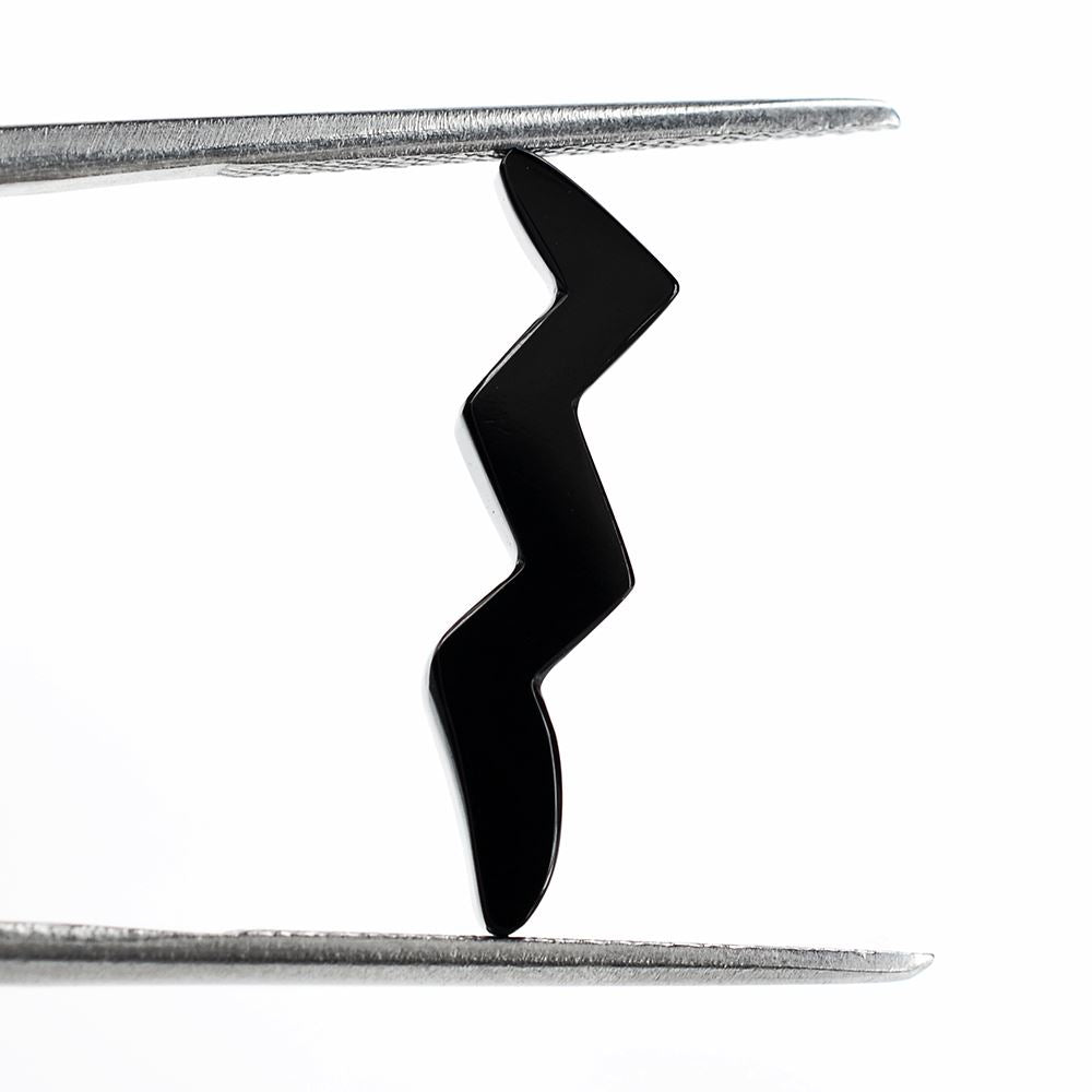 BLACK ONYX SNAKE SHAPE FANCY 20X5MM 2.15 Cts.