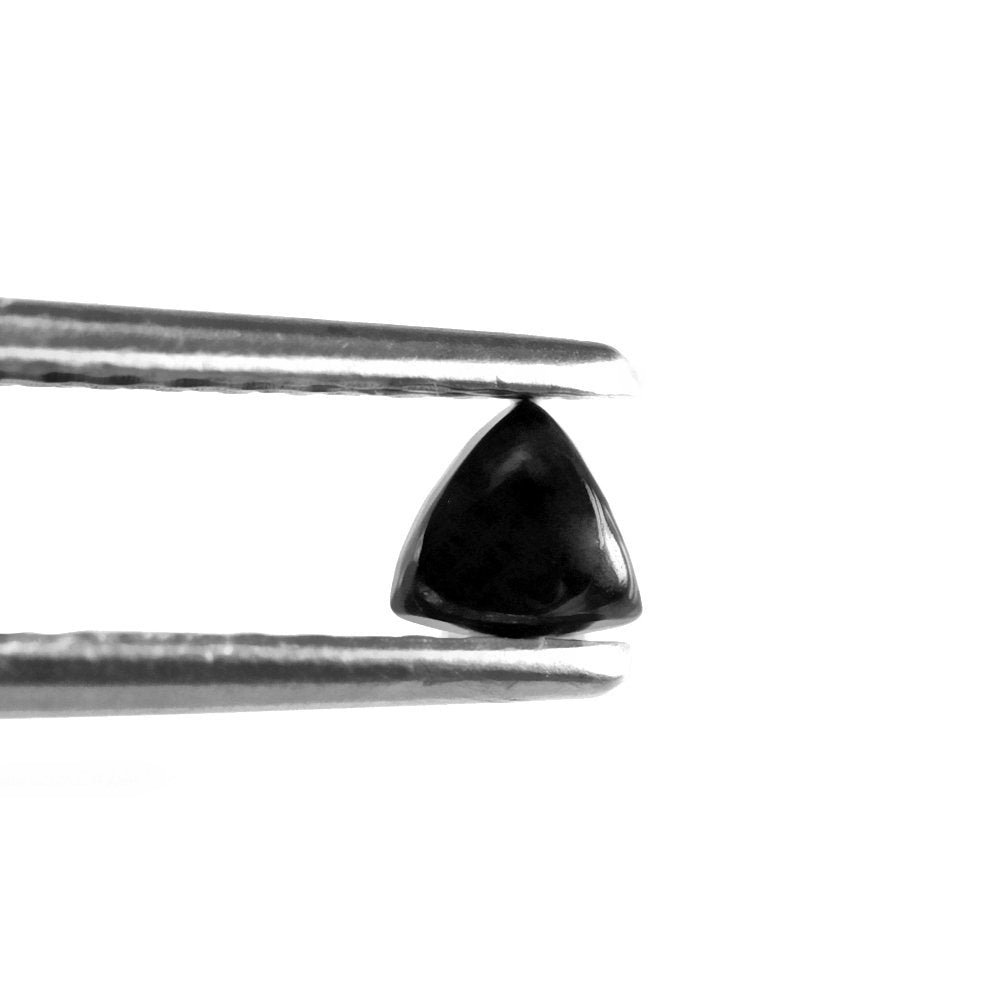 BLACK SPINEL TRILLION CAB 4MM 0.31 Cts.