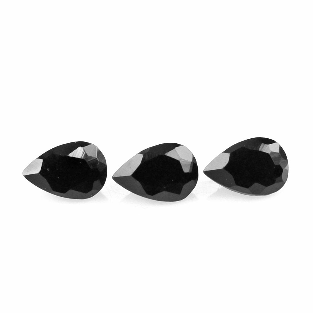 BLACK SPINEL CUT PEAR 3X2MM 0.06 Cts.