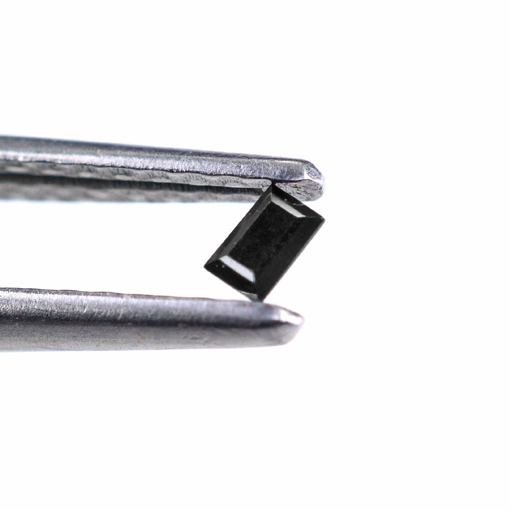 BLACK SPINEL STEP CUT BAGUETTE 3X2MM 0.09 Cts.