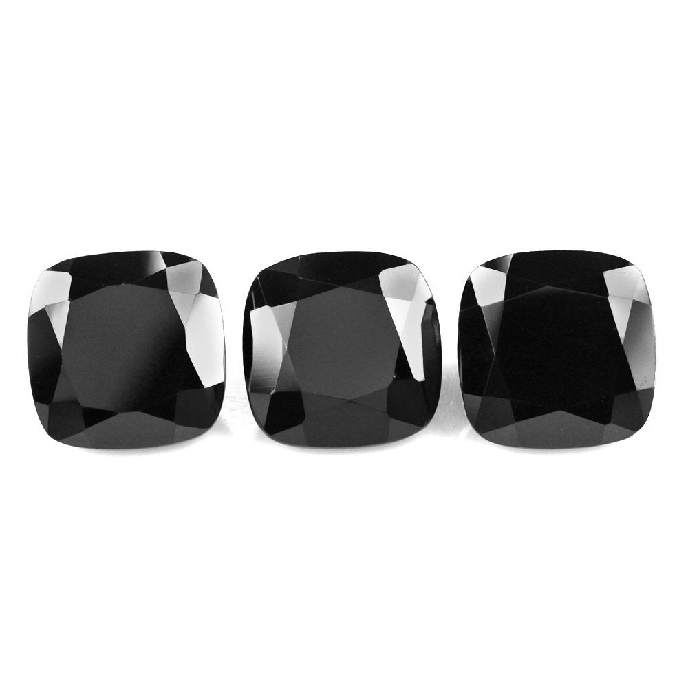 BLACK SPINEL CUT CUSHION 10MM 5.35 Cts.