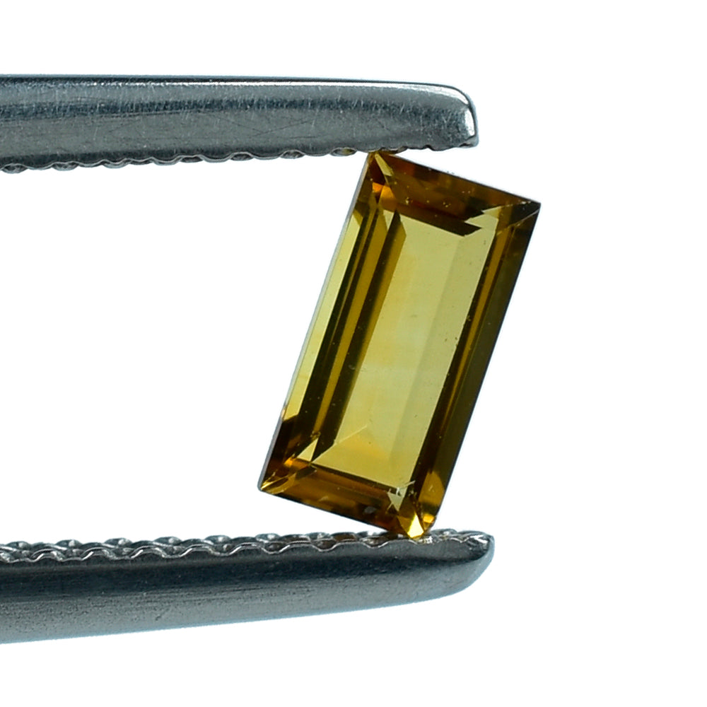 GOLDEN CITRINE CUT BAGUETTE 6X3MM 0.35 Cts.