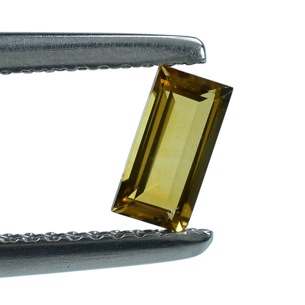 GOLDEN CITRINE CUT BAGUETTE 6X3MM 0.35 Cts.