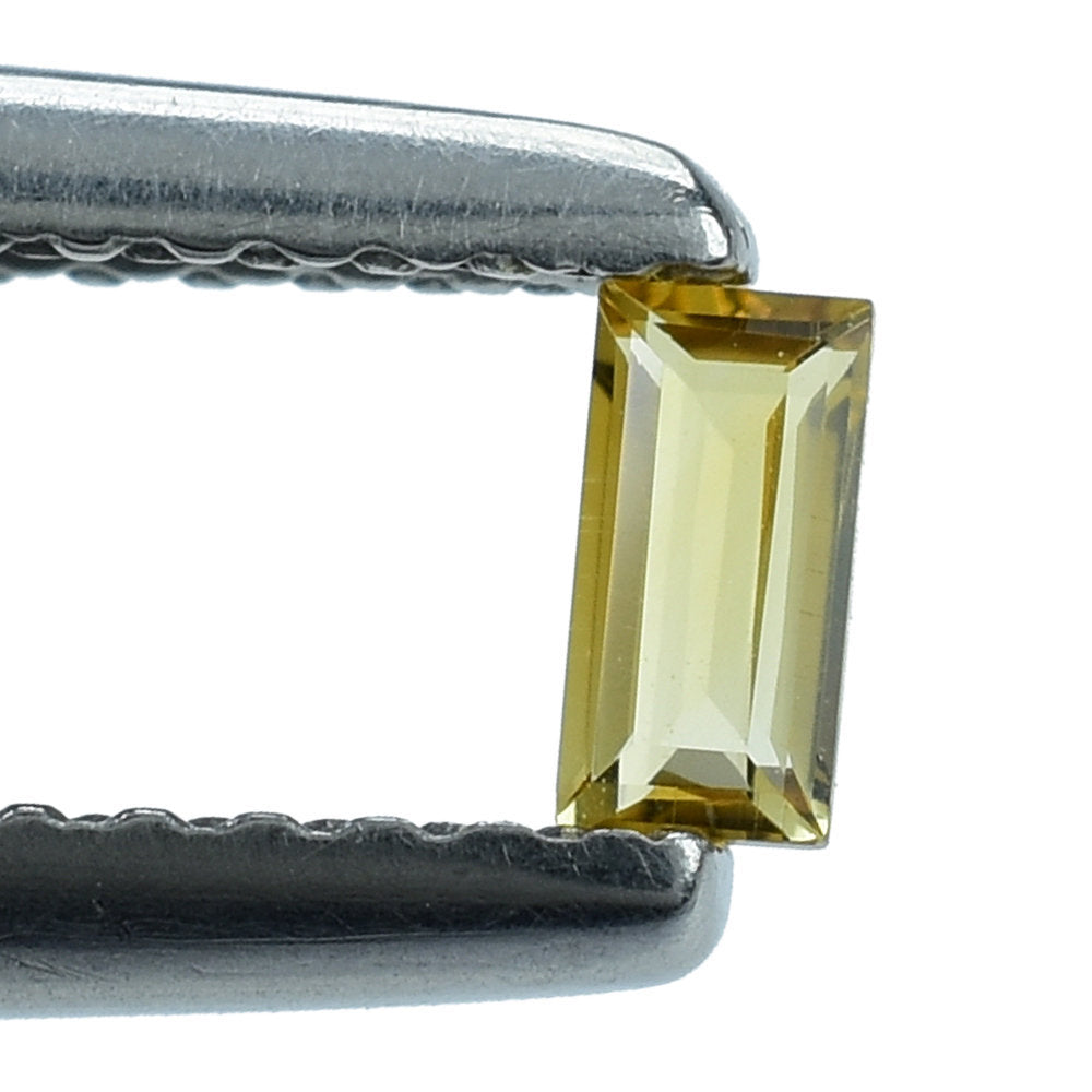 GOLDEN CITRINE CUT BUGUETTE 3.80X1.90MM 0.10 Cts.