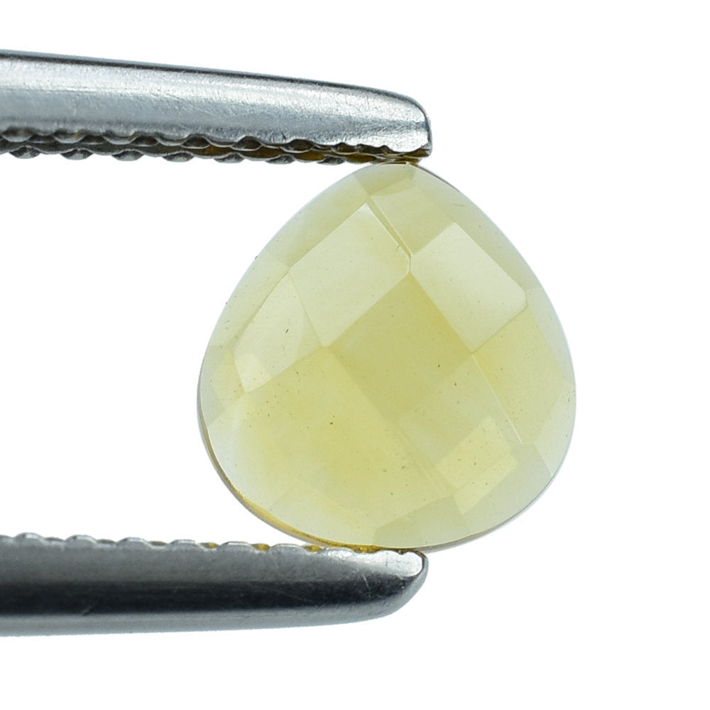 GOLDEN CITRINE CHECKER PEAR CAB 6.50X6MM 0.50 Cts.