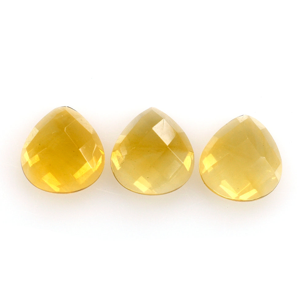 GOLDEN CITRINE CHECKER PEAR CAB 6.50X6MM 0.50 Cts.