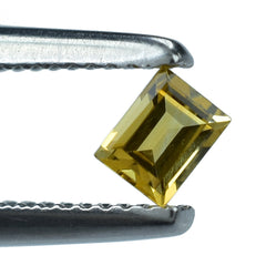 GOLDEN CITRINE CUT BAGUETTE 4X3MM 0.23 Cts.