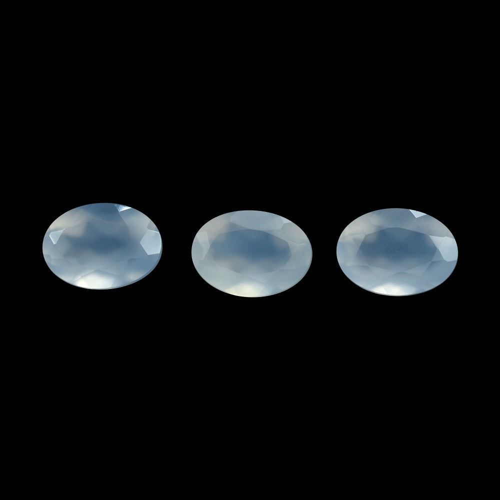 NATURAL CHALCEDONY CUT OVAL 7X5MM 0.74 Cts.