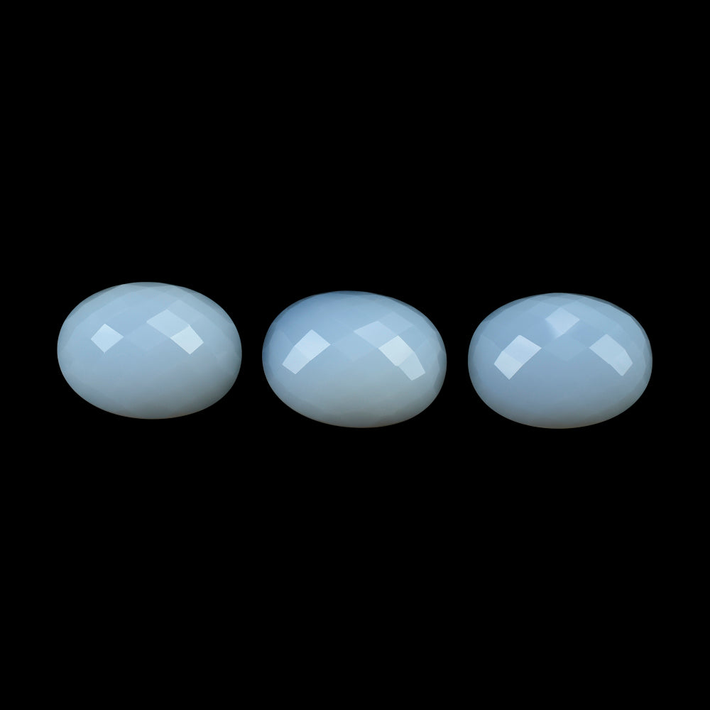 NATURAL CHALCEDONY CHECKER OVAL CAB 20X15MM 18.30 Cts.
