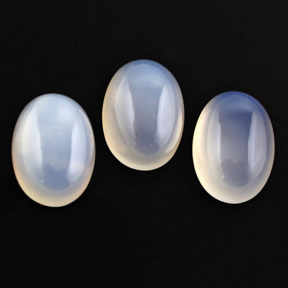 NATURAL CHALCEDONY OVAL CAB 18X13MM 13.17 Cts.
