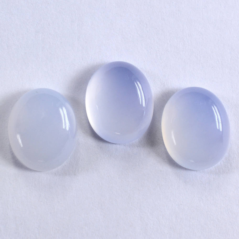 NATURAL CHALCEDONY PLAIN OVAL CAB 11X9MM 3.42 Cts.