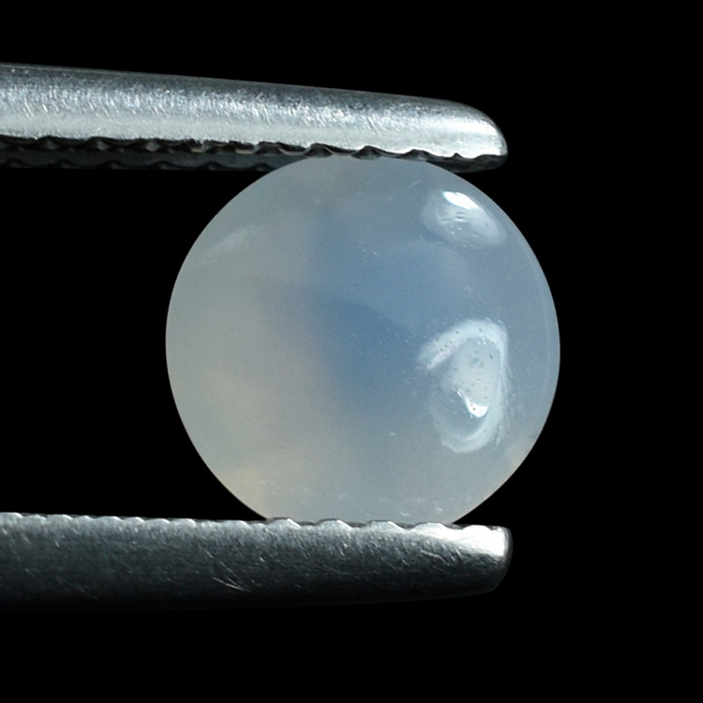 NATURAL CHALCEDONY BUFFTOP ROUND 6.70MM 0.88 Cts.