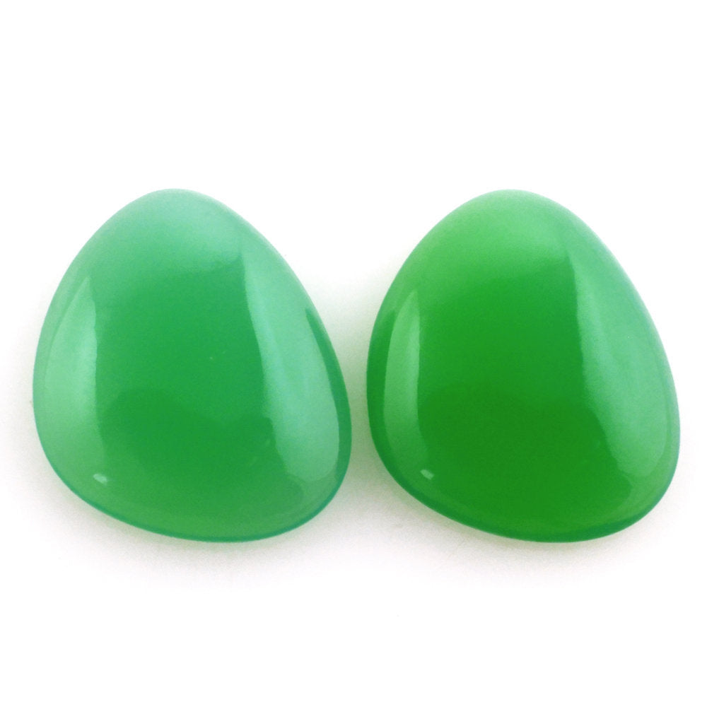 DYED CHRYSOPRASE CHALCEDONY IRREGULAR PEAR CAB 11.50X9.50MM 2.30 Cts.