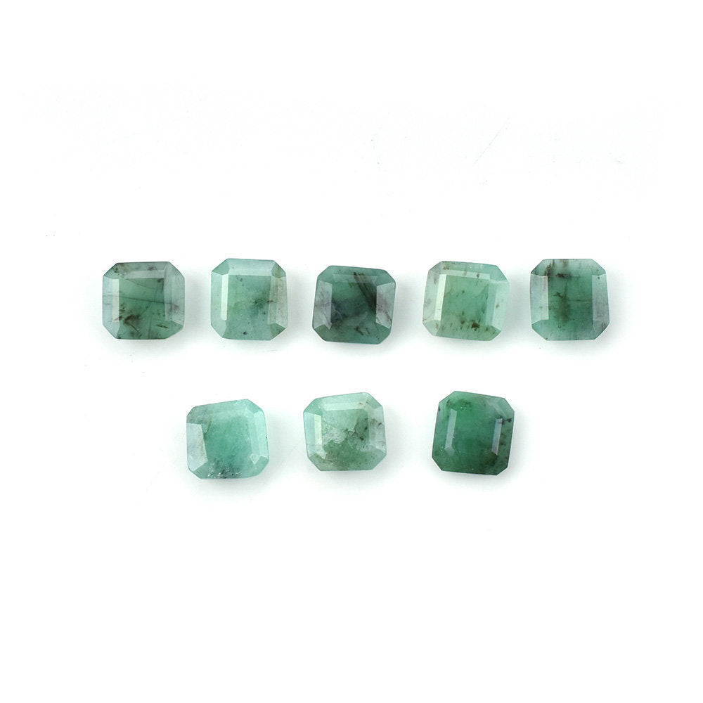 EMERALD BOTH SIDE TABLE CUT OCTAGON (DARK/MANY BLACK SPOT WHITE PACTH) 5.00X5.00 MM 0.37 Cts.