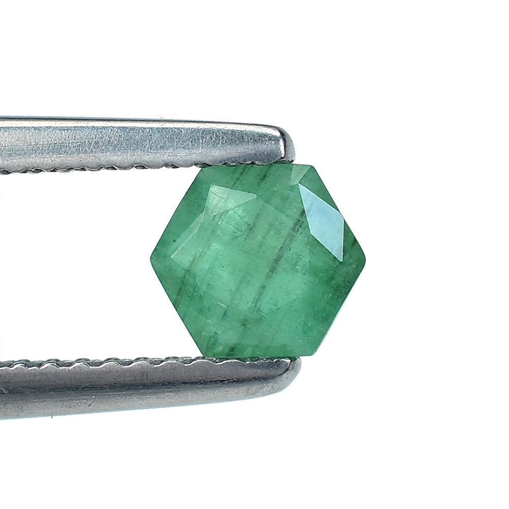 EMERALD CUT (MEDIUM/SOME BLACK SPOT WHITE PACTH) HEXAGON 5.50X5.50 MM 0.60 Cts.
