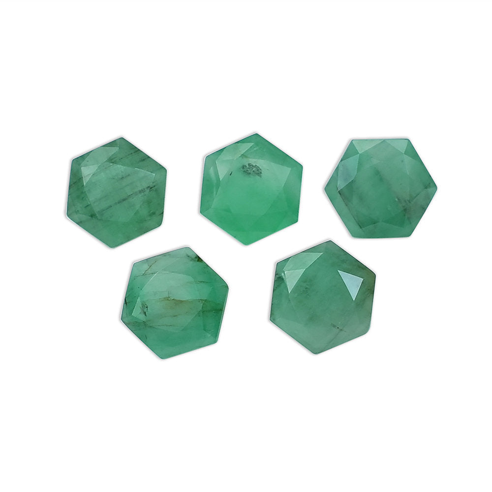 EMERALD CUT (MEDIUM/SOME BLACK SPOT WHITE PACTH) HEXAGON 5.50X5.50 MM 0.60 Cts.