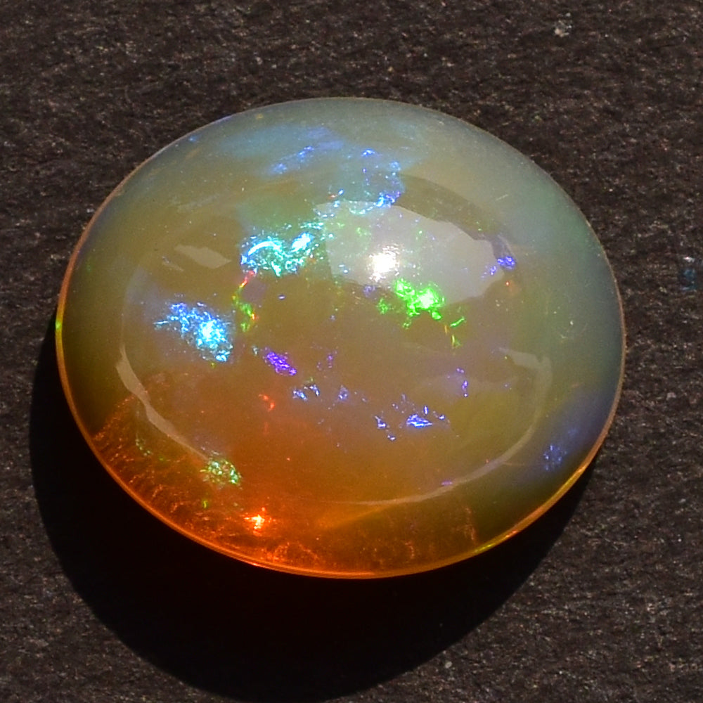 ETHIOPIAN OPAL PLAIN OVAL CAB 15.50X13.00 MM 5.55 Cts.