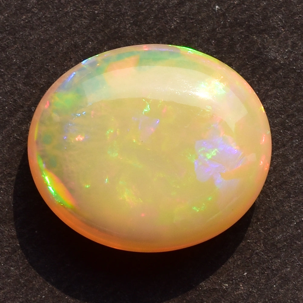 ETHIOPIAN OPAL PLAIN OVAL CAB 18.00X15.50 MM 10.65 Cts.