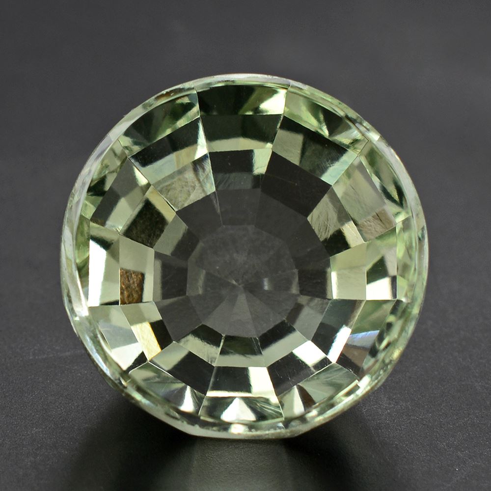 GREEN AMETHYST STEP CUT HIGH DOME ROUND CAB 20MM 31.30 Cts.