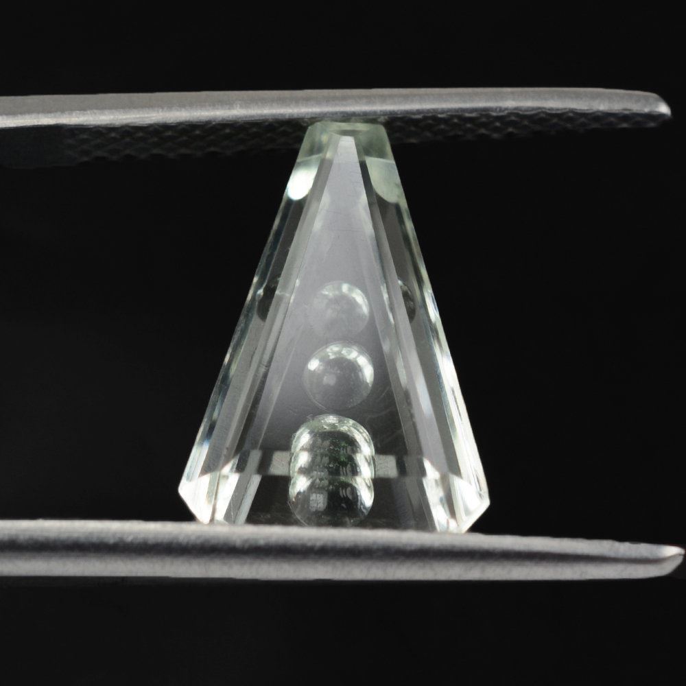 GREEN AMETHYST SUPPER BUBBLE TAPPER BAGUTTE 13X9MM 3.41 Cts.
