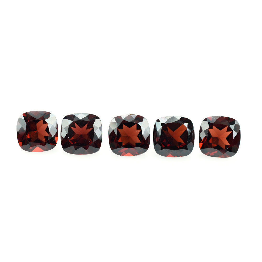 GARNET CUT CUSHION (OPEN RED/) 9.00X9.00 MM 3.8 Cts.