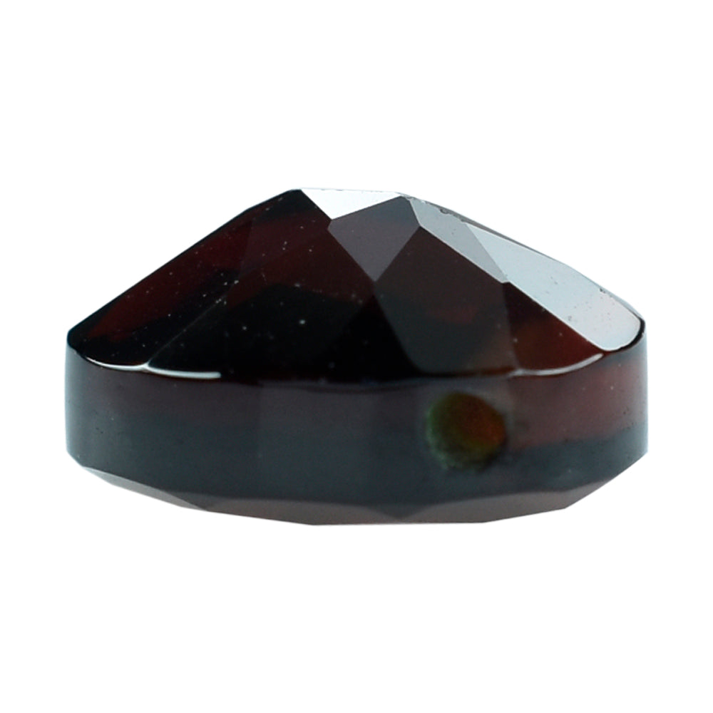 GARNET CUT OVAL (MEDIUM RED/) 10.00X8.00 MM 3.85 Cts.