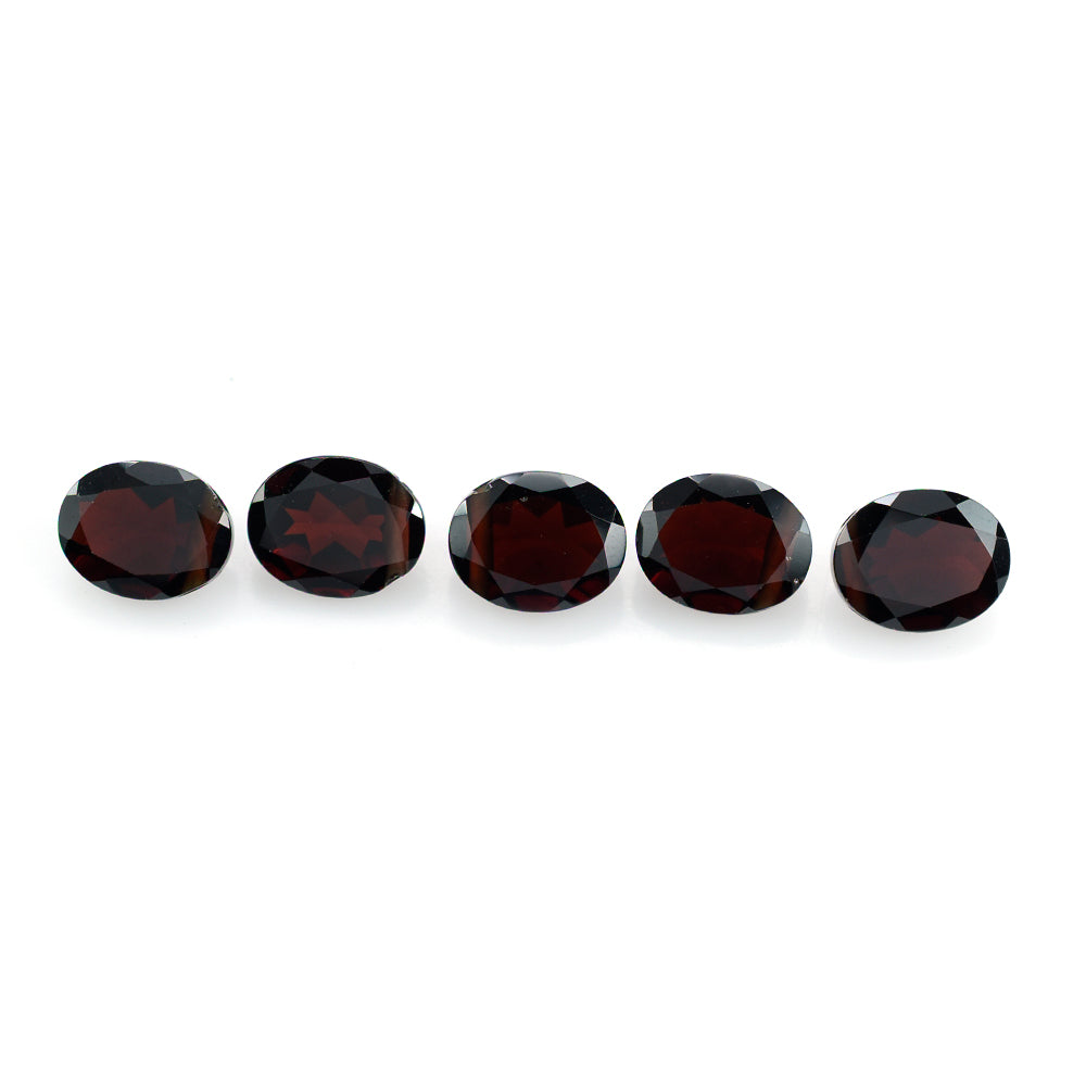 GARNET CUT OVAL (MEDIUM RED/) 10.00X8.00 MM 3.85 Cts.