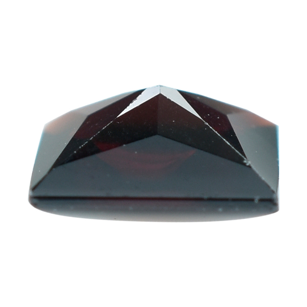 GARNET RED BUFFTOP SQUARE (DARK/CLEAN) 8.00X8.00 MM 2.79 Cts.