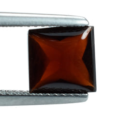 GARNET RED BUFFTOP SQUARE (DARK/CLEAN) 8.00X8.00 MM 2.79 Cts.