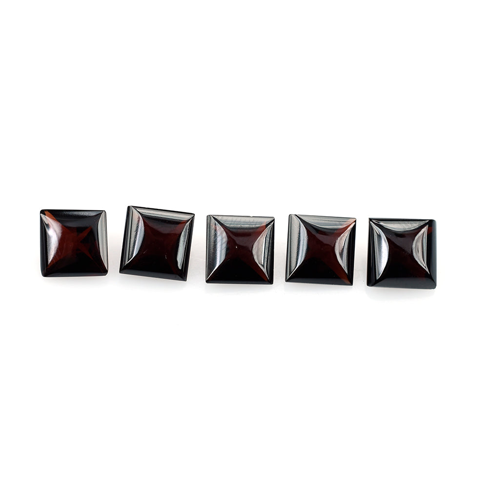 GARNET RED BUFFTOP SQUARE (DARK/CLEAN) 8.00X8.00 MM 2.79 Cts.