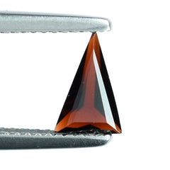 GARNET RED CUT TRIANGLE (DARK/CLEAN) 8.50X5.50 MM 0.74 Cts.