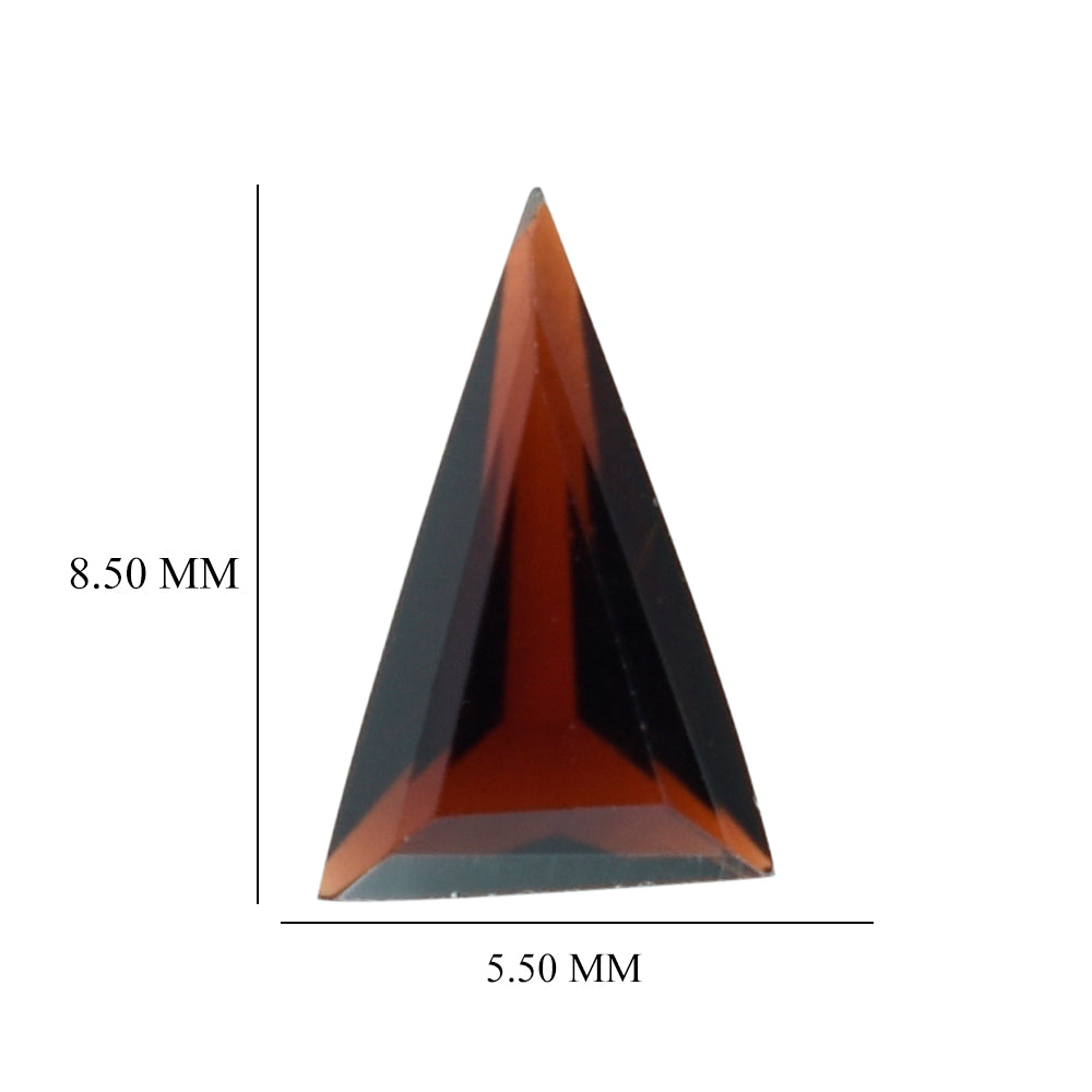 GARNET RED CUT TRIANGLE (DARK/CLEAN) 8.50X5.50 MM 0.74 Cts.
