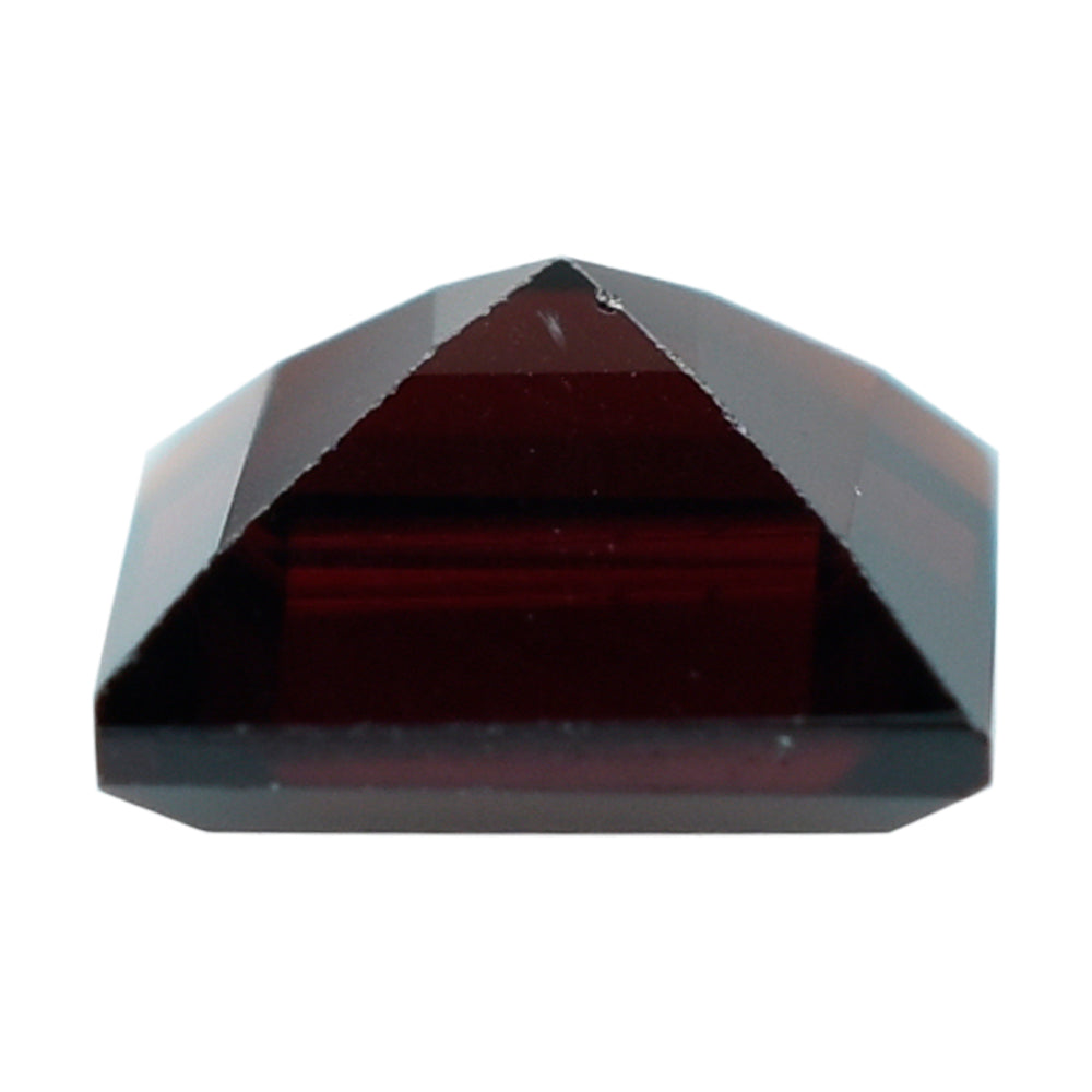 GARNET RED CUT SQUARE (DARK/CLEAN) 7.00X7.00 MM 2.14 Cts.