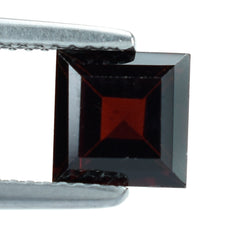 GARNET RED CUT SQUARE (DARK/CLEAN) 7.00X7.00 MM 2.14 Cts.