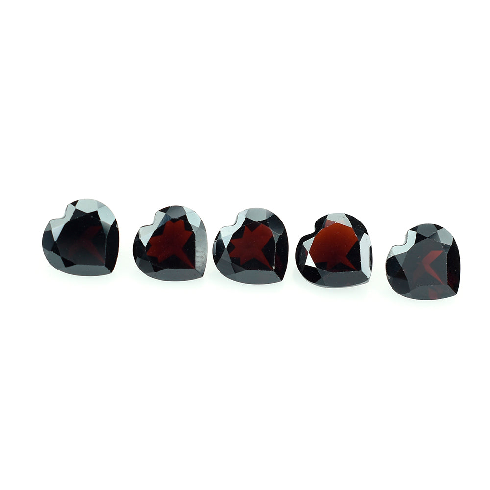 GARNET RED CUT HEART (DARK/CLEAN) 10.00X10.00 MM 3.29 Cts.