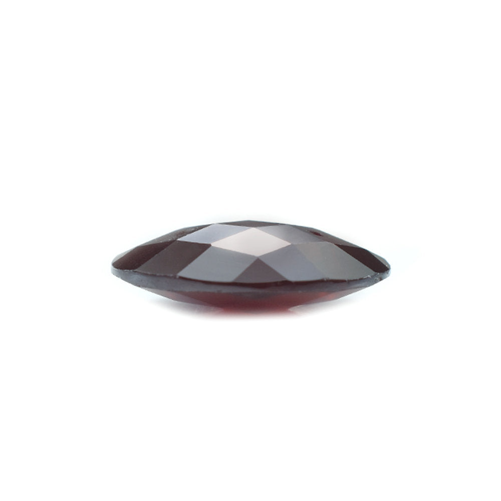 GARNET RED CHECKER BRIOLETTE OVAL (MEDIUM/CLEAN) 18.00X13.00 MM 11.35 Cts.