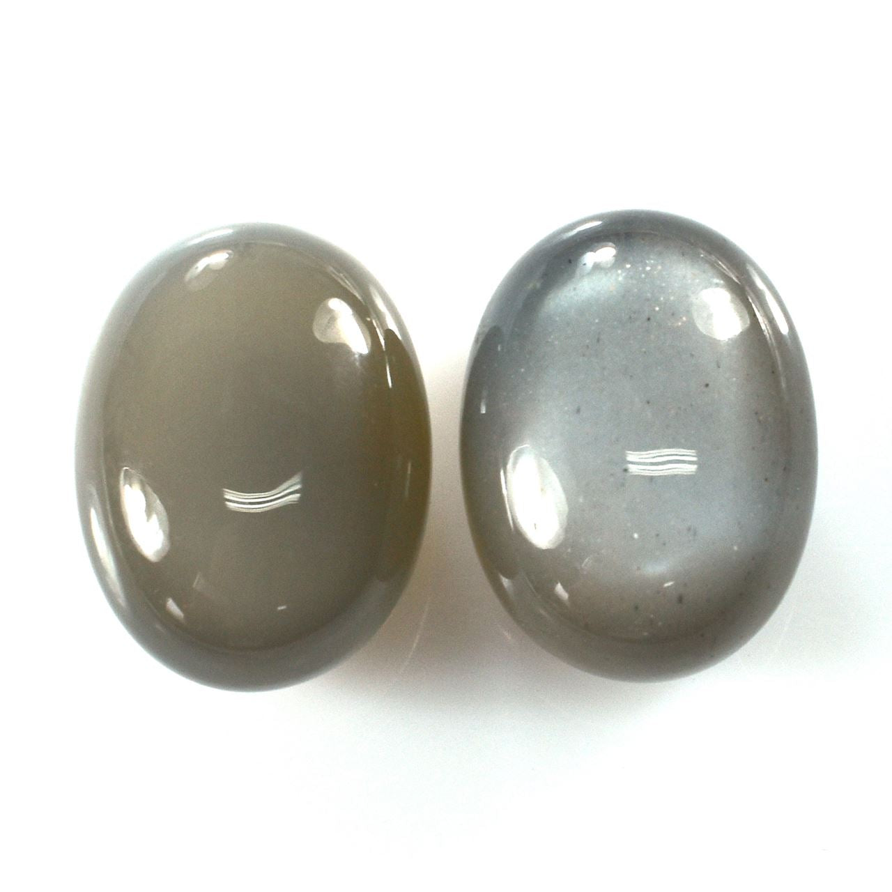 GREY MOONSTONE SMOOTH OVAL PEBBLE (LIGHT)(CLEAN) 20.00X15.00 MM 27.08 Cts.