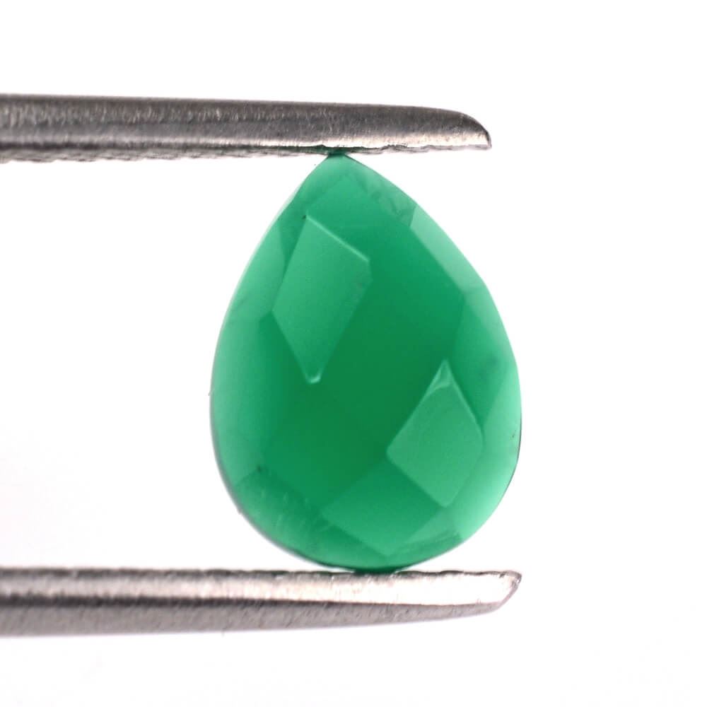 GREEN ONYX CHECKER PEAR CAB 8X6MM 1.08 Cts.