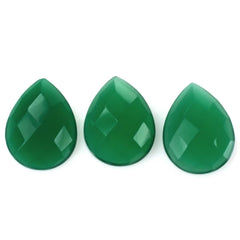 GREEN ONYX CHECKER PEAR CAB 13X10MM 3.24 Cts.