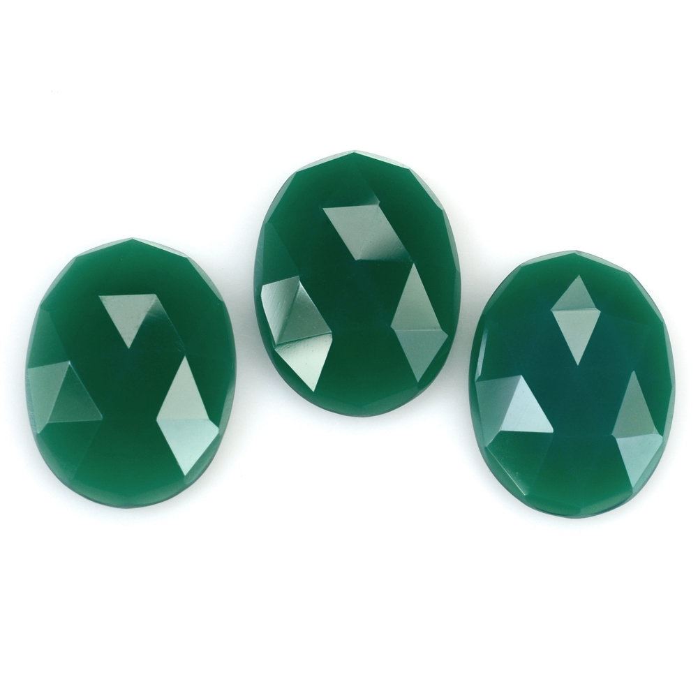 GREEN ONYX ROSE CUT OVAL CAB 20X15MM (MEDIUM/CLEAN) 10.07 Cts.